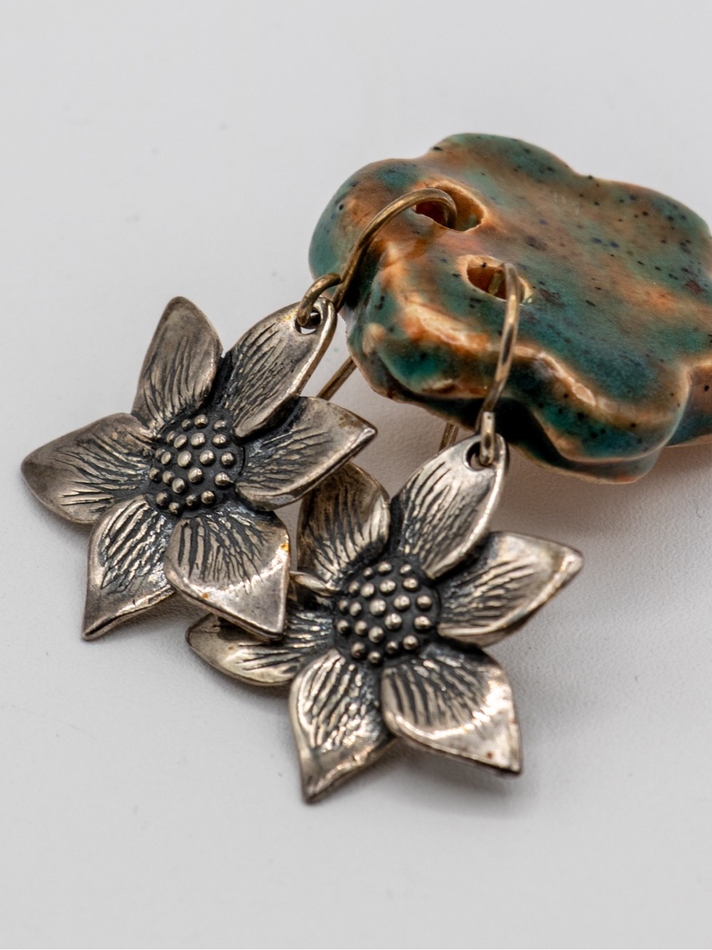 925 Silver Flower Drop Earrings with Ceramic Holder